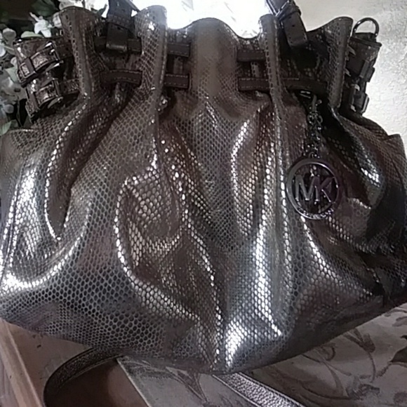 Michael Kors Handbags - 👜 Michael Kors leather bag 🌟